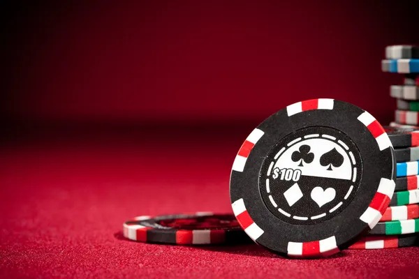 katak app showing live blackjack table with dealer, player cards, and chat interface